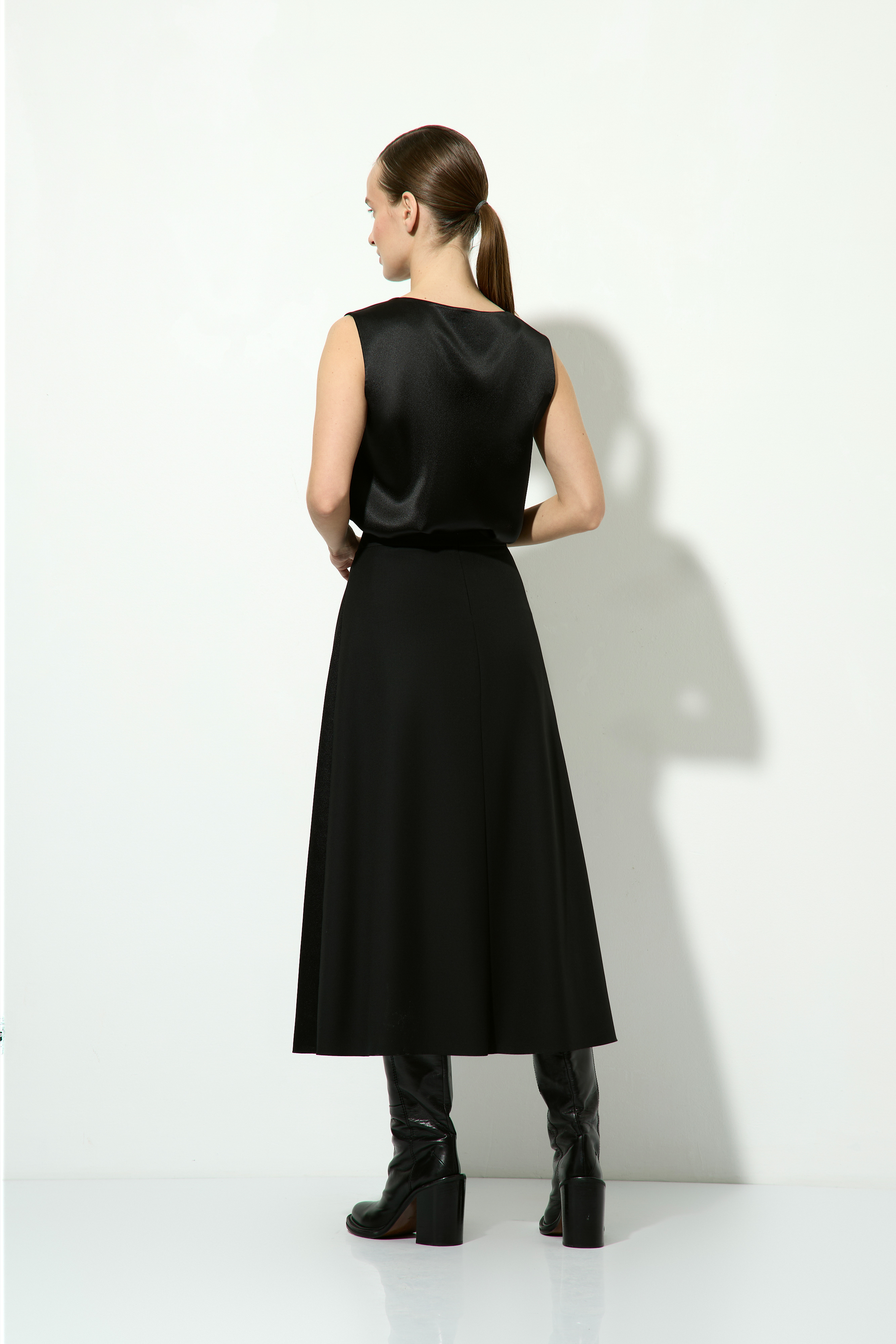 Юбка с контрастной деталью VASSA&Co, пол female, цвет black