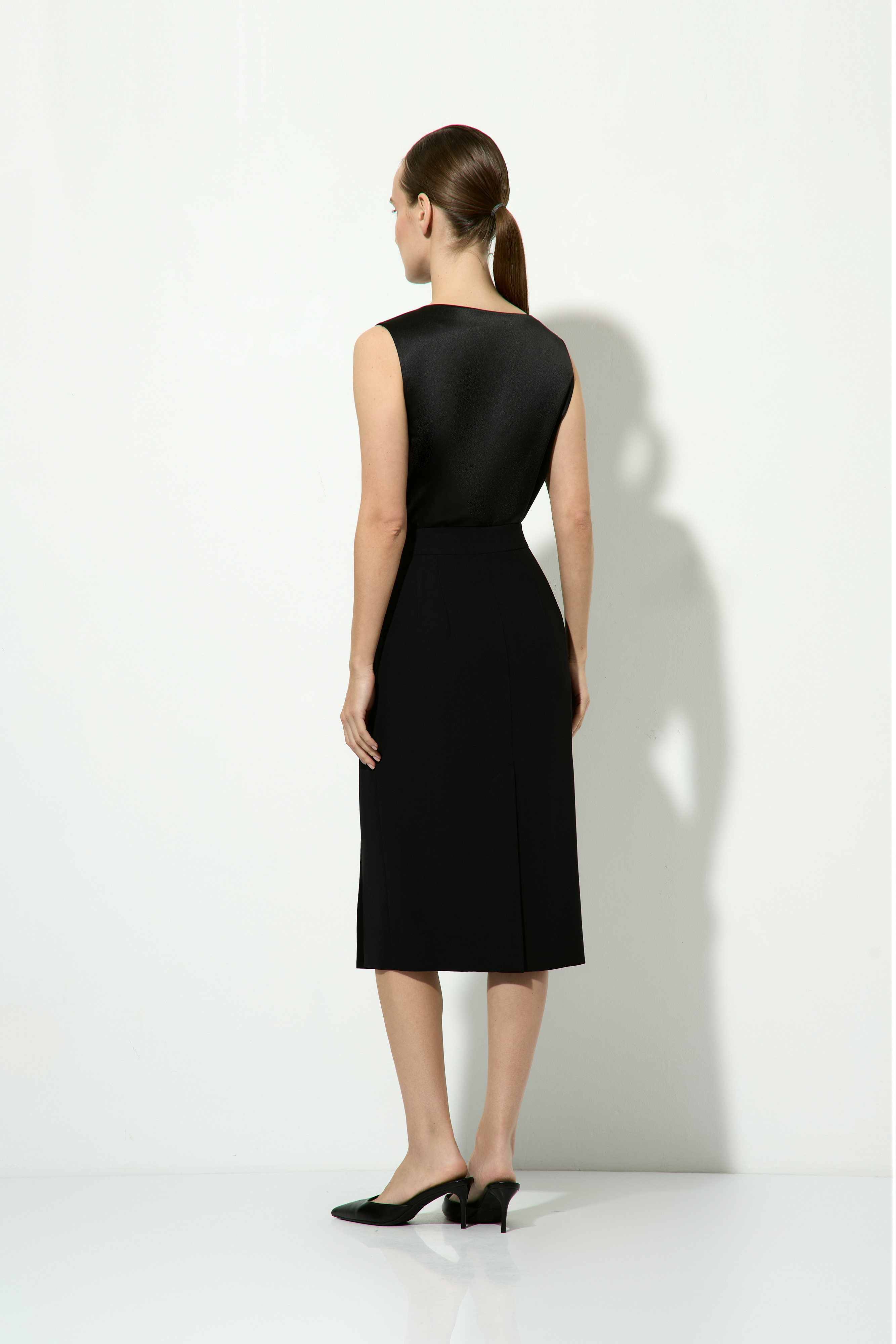 Топ VASSA&Co, пол female, цвет black