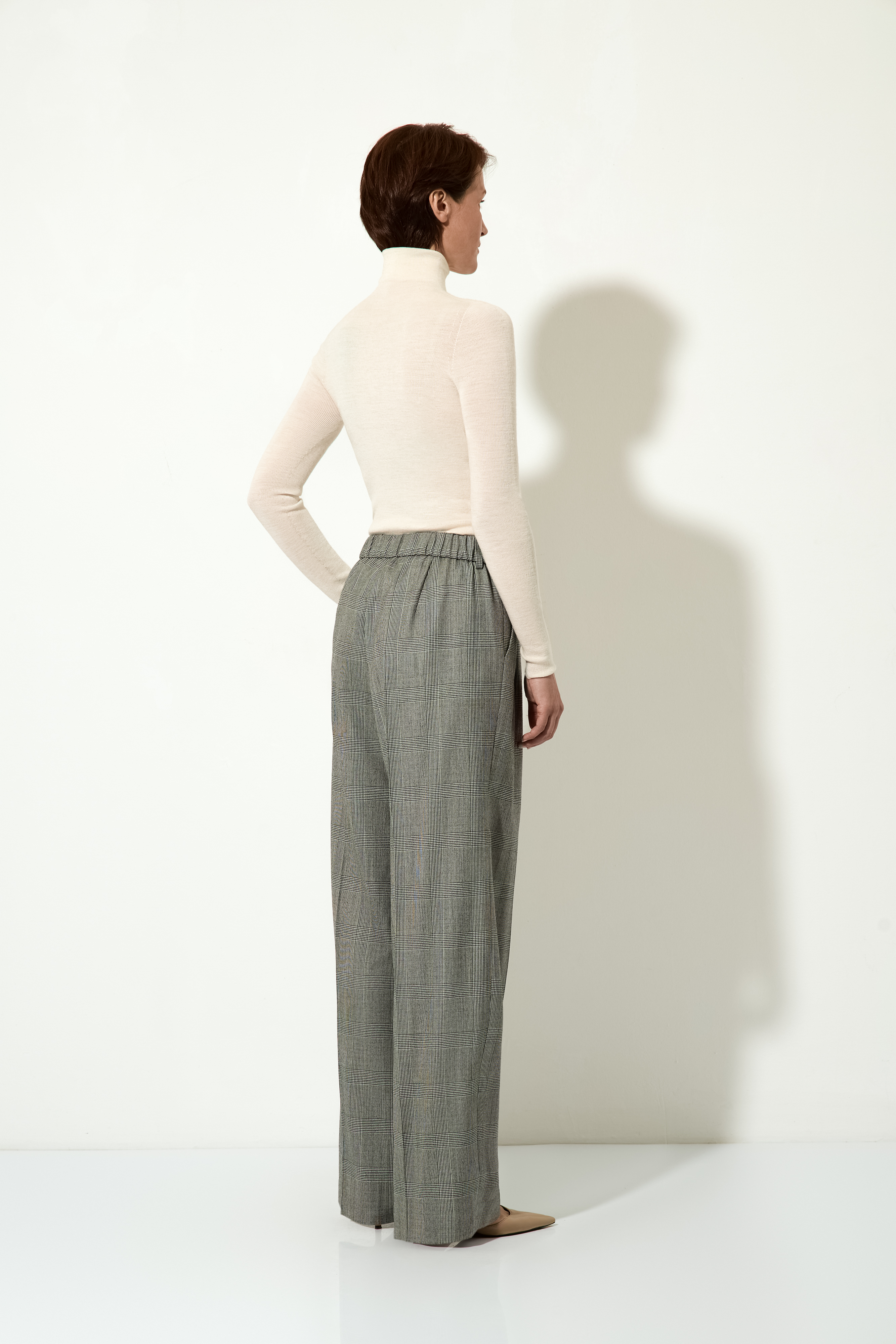 Брюки женские VASSA&Co, пол женский, цвет серый