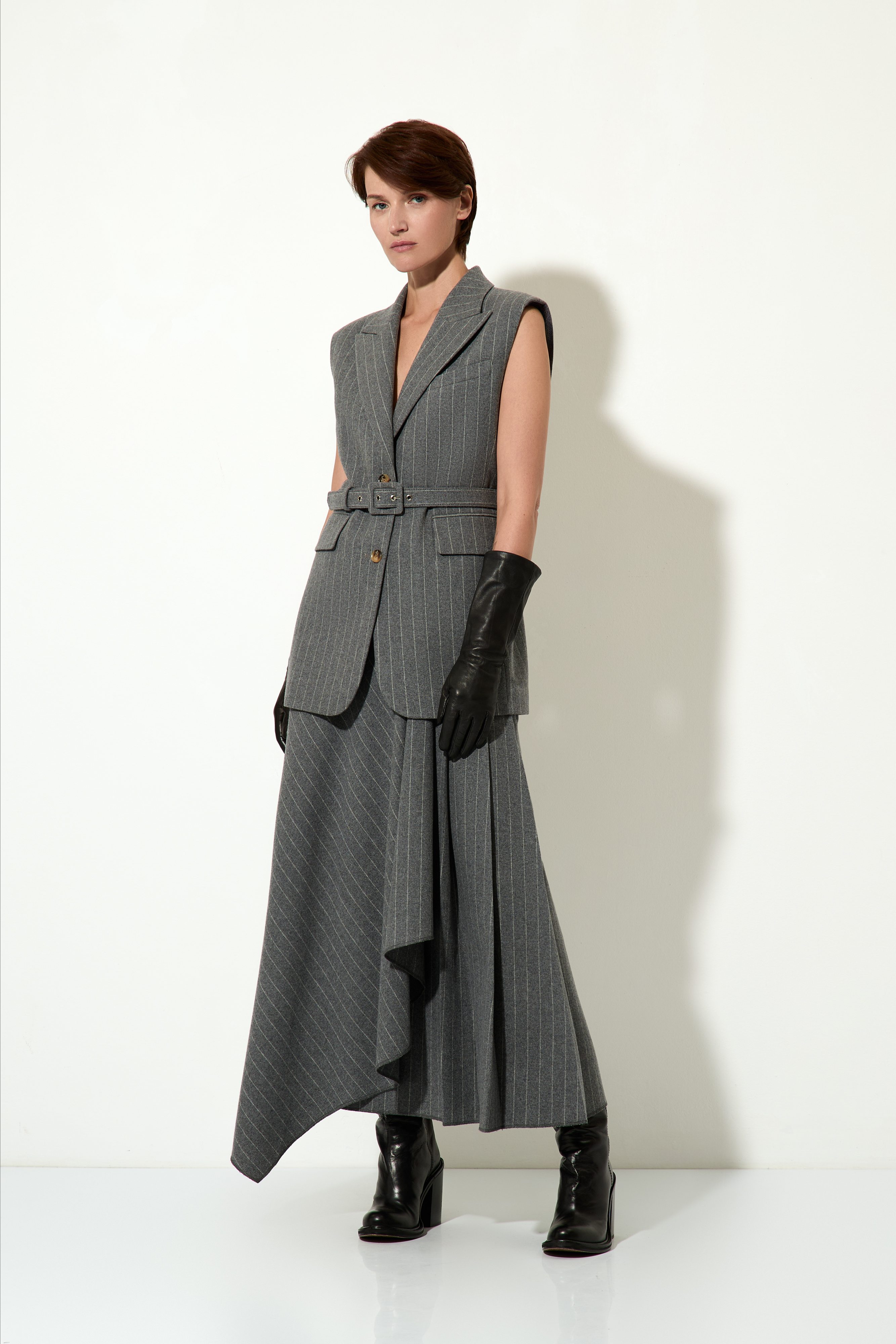 Жилет женский с поясом VASSA CODE, пол женский, цвет серый