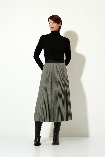 Водолазка из шерсти мериноса VASSA CODE, пол женский, цвет черный, фото №3