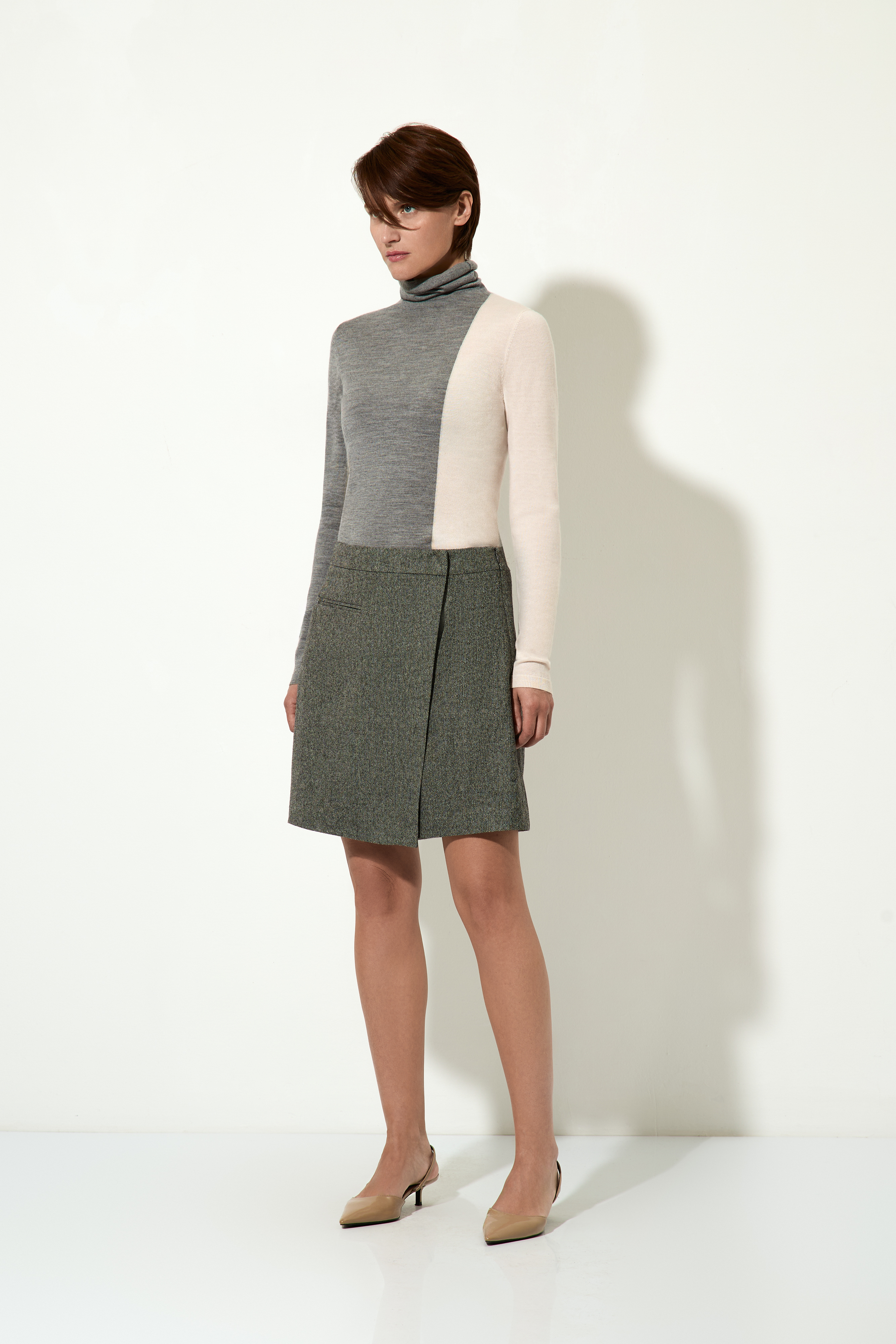 Водолазка из шерсти VASSA CODE, пол female, цвет серый