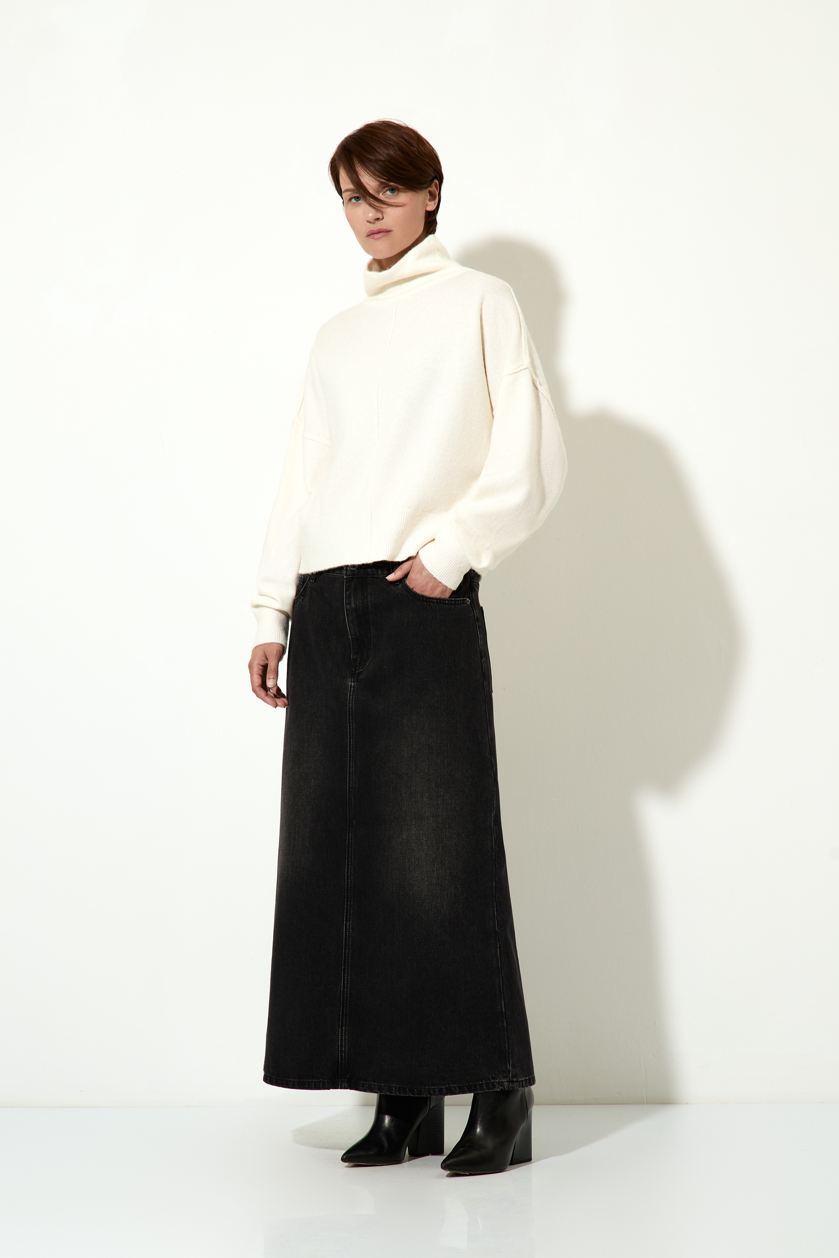 Джемпер женский VASSA CODE, пол female, цвет white