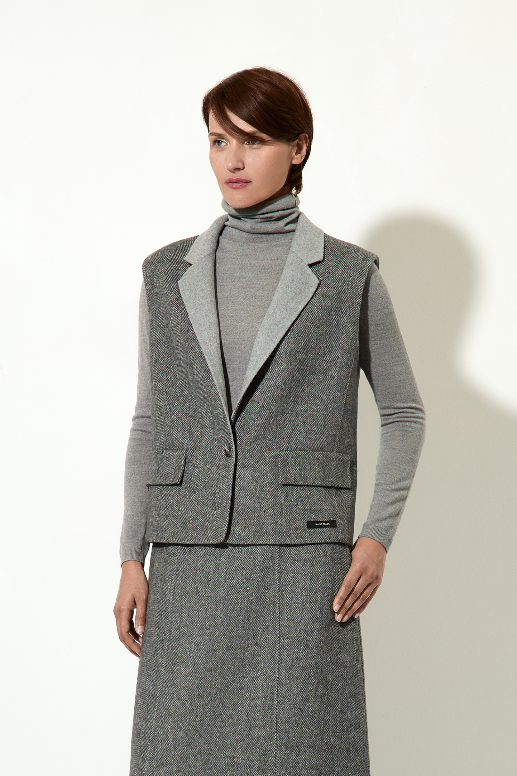 Жилет VASSA CODE, пол женский, цвет серый