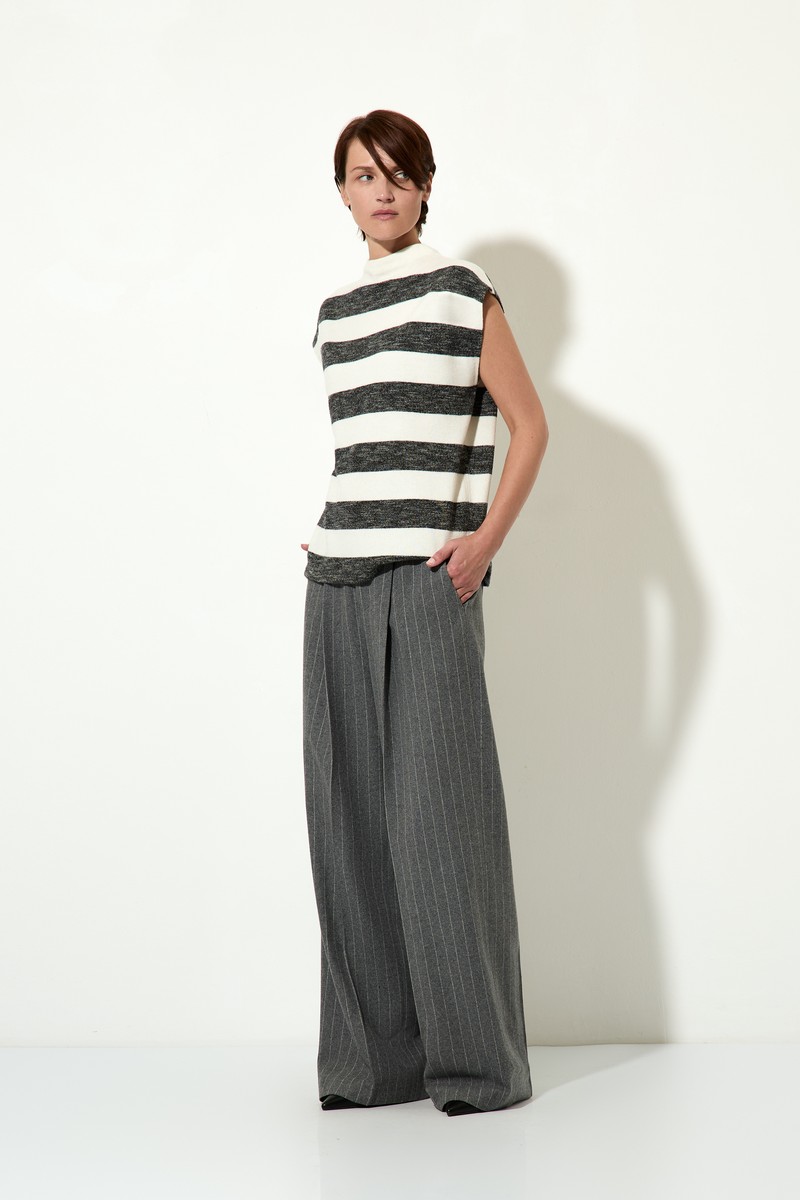 Жилет из тонкого трикотажа VASSA CODE, пол женский, цвет серый, фото №2