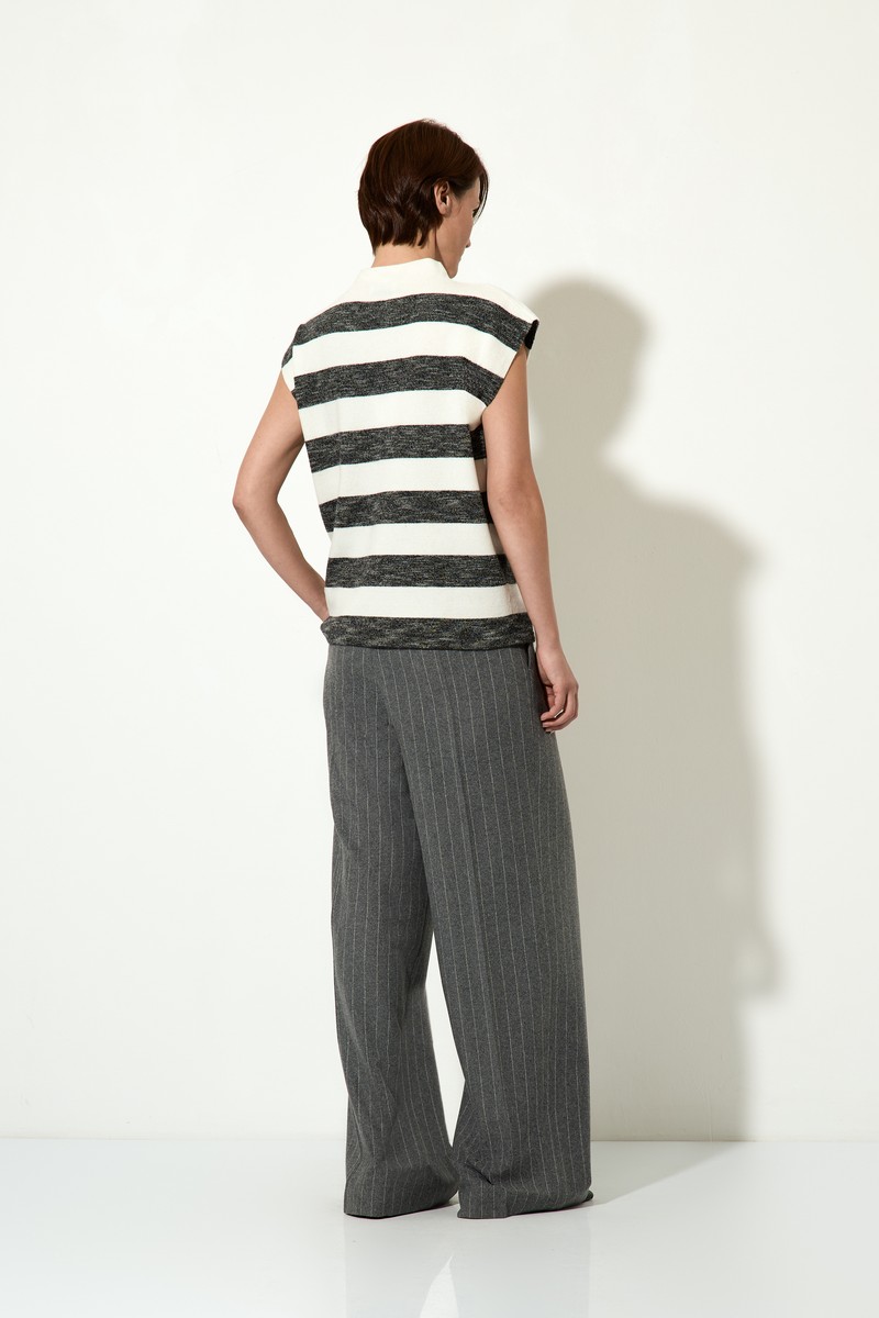 Жилет из тонкого трикотажа VASSA CODE, пол женский, цвет серый, фото №3