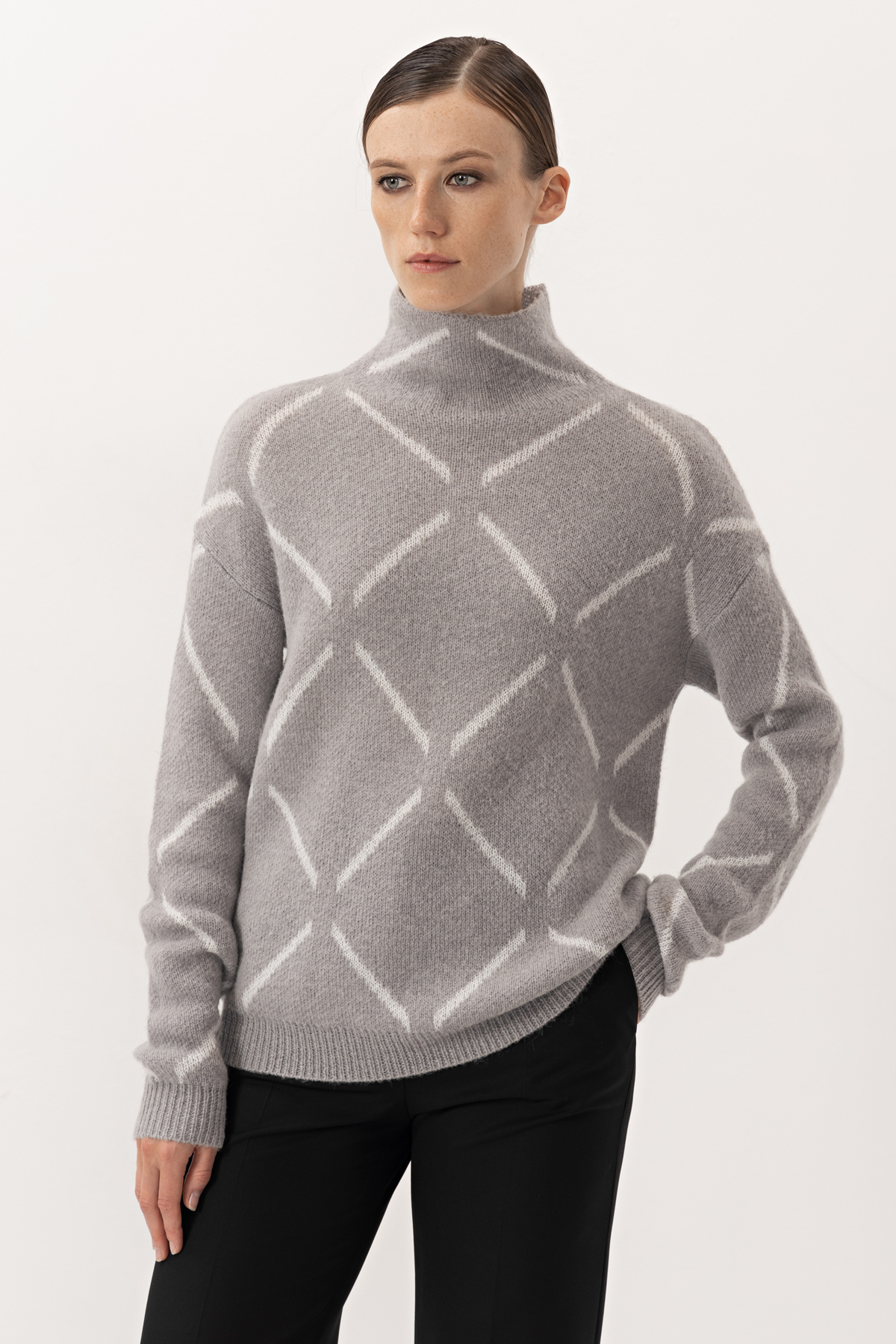 Джемпер из шерсти альпаки VASSA&Co, пол женский, цвет серый