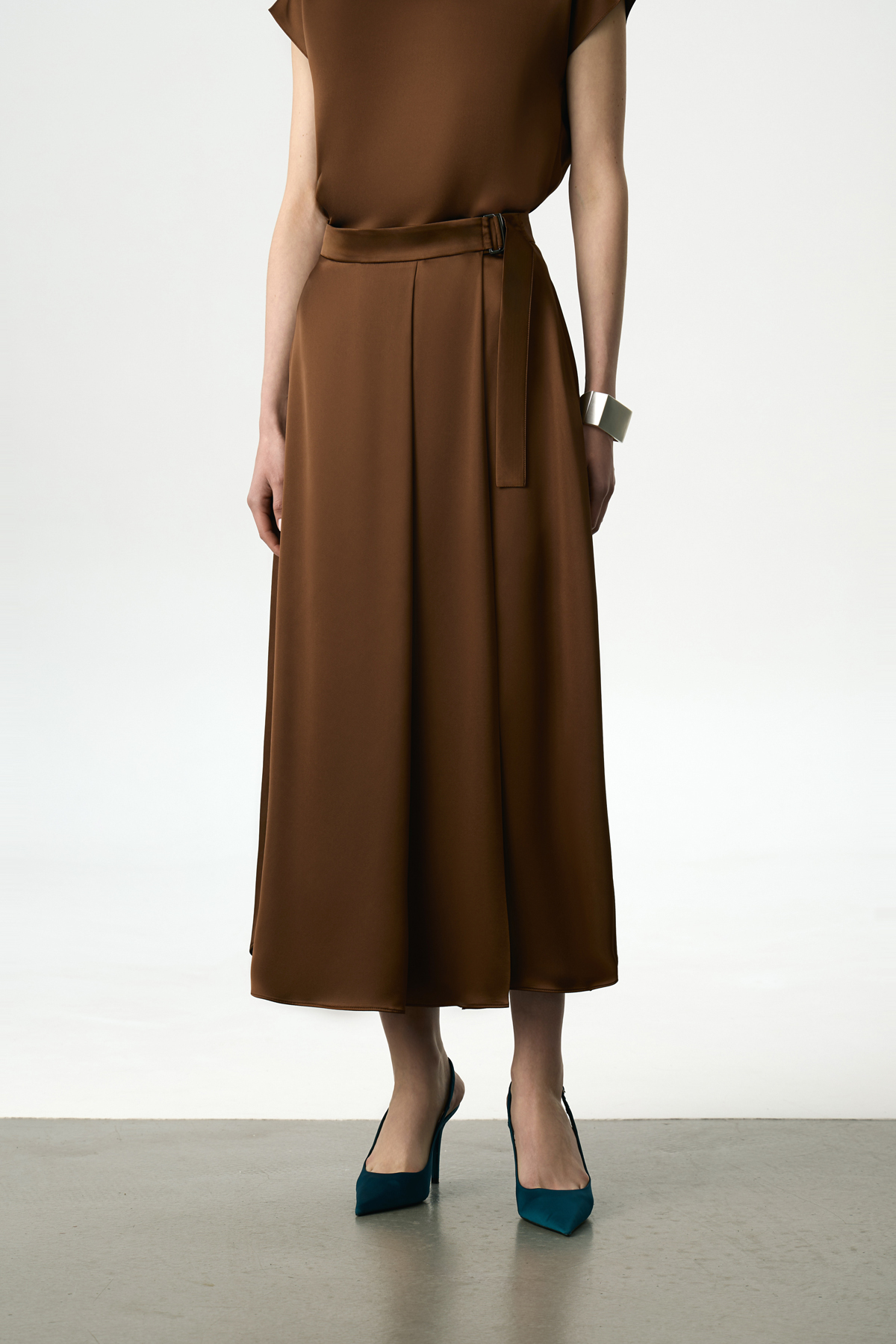 Юбка атласная VASSA&Co, пол женский, цвет коричневый