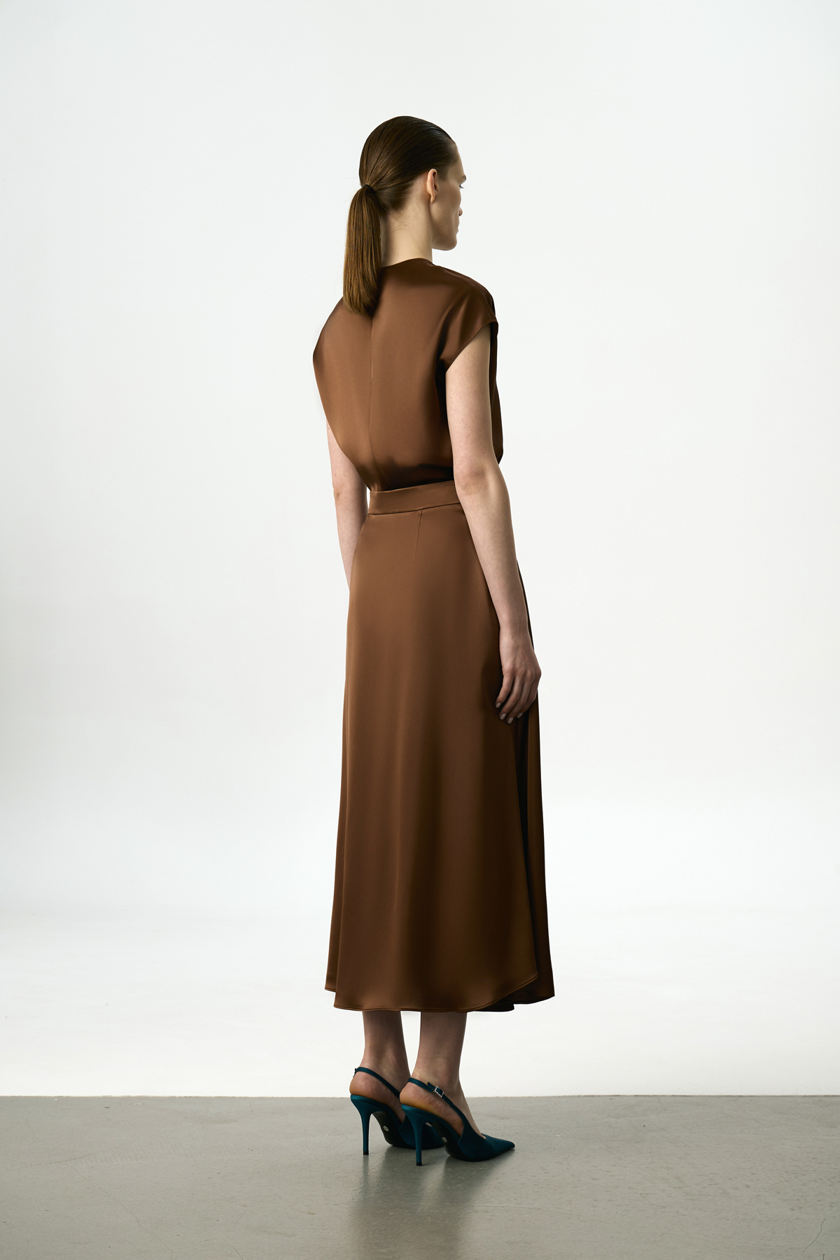 Юбка атласная VASSA&Co, пол женский, цвет коричневый