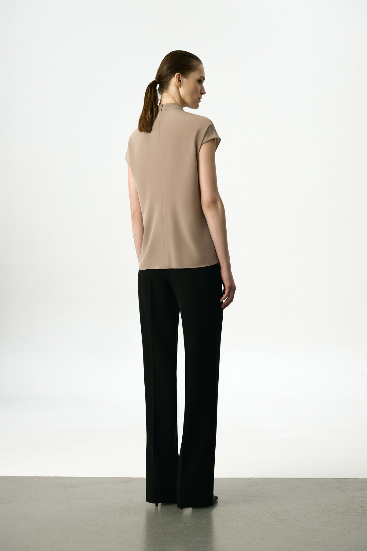 Блузка с эффектом многослойности VASSA&Co, пол female, цвет бежевый