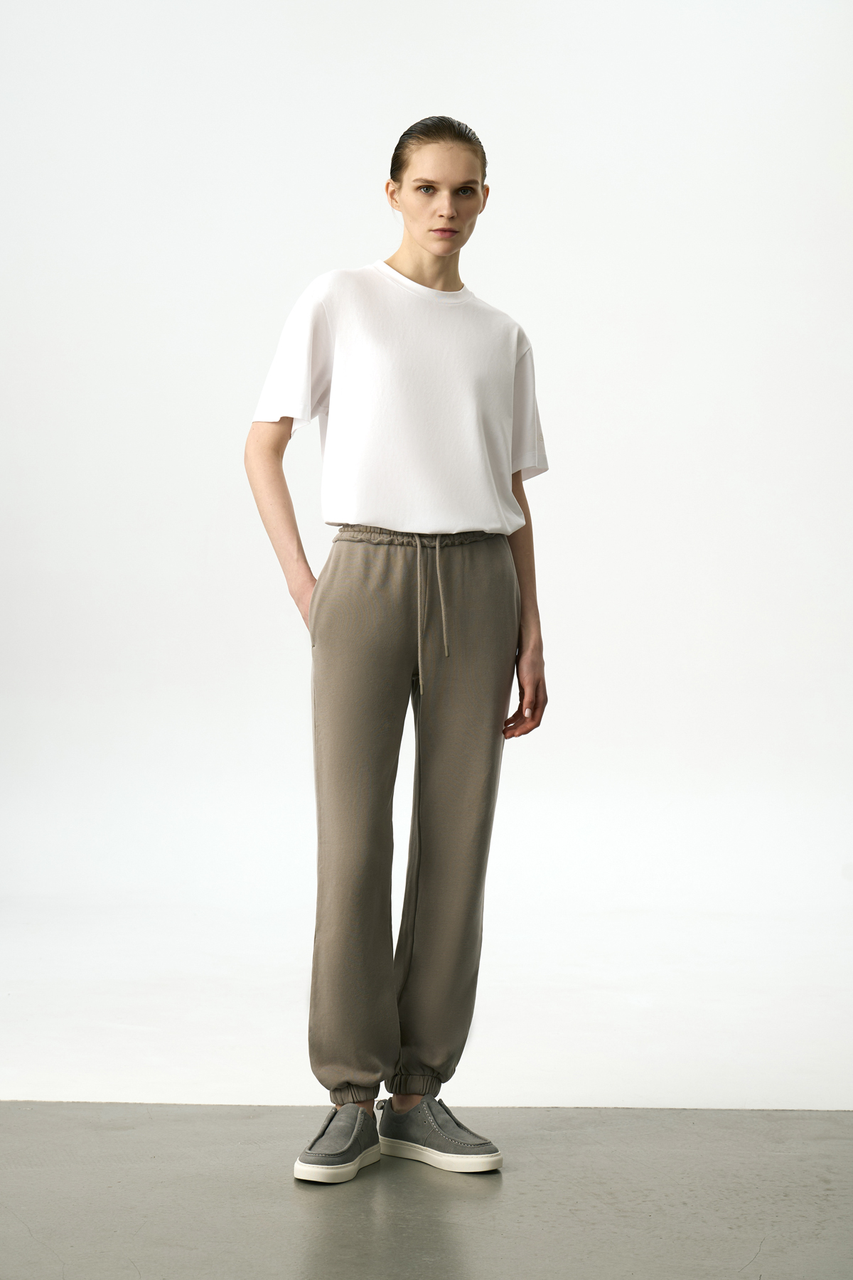 Брюки спортивные VASSA CODE, пол female, цвет зеленый