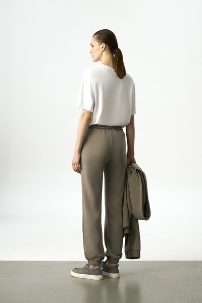 Брюки-джоггеры VASSA CODE, пол female, цвет зеленый, фото №4