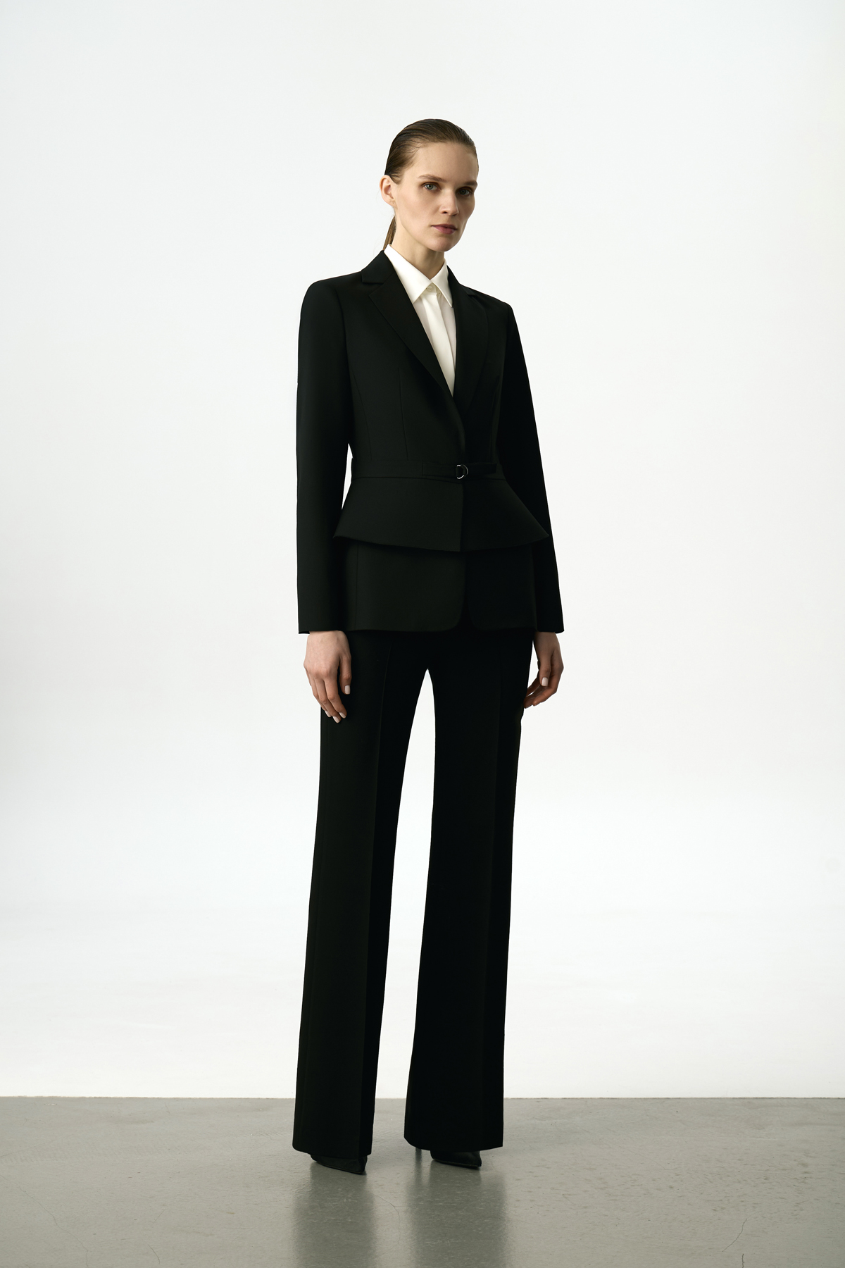 Жакет со съемной баской VASSA&Co, пол женский, цвет черный