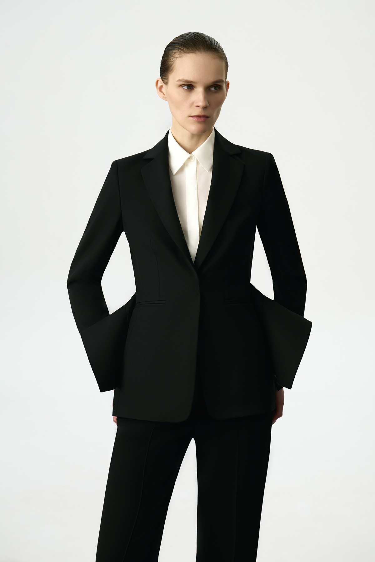 Жакет со съемной баской VASSA&Co, пол женский, цвет черный