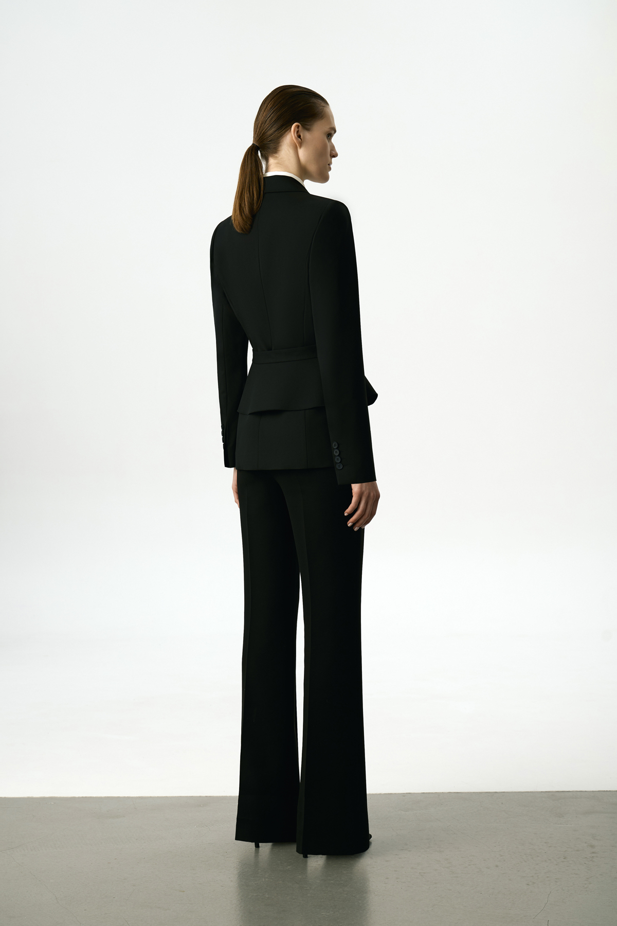 Жакет со съемной баской VASSA&Co, пол женский, цвет черный