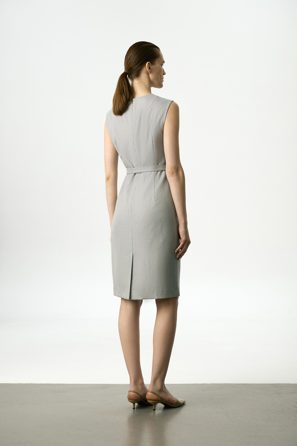 Платье-футляр VASSA&Co, пол женский, цвет серый