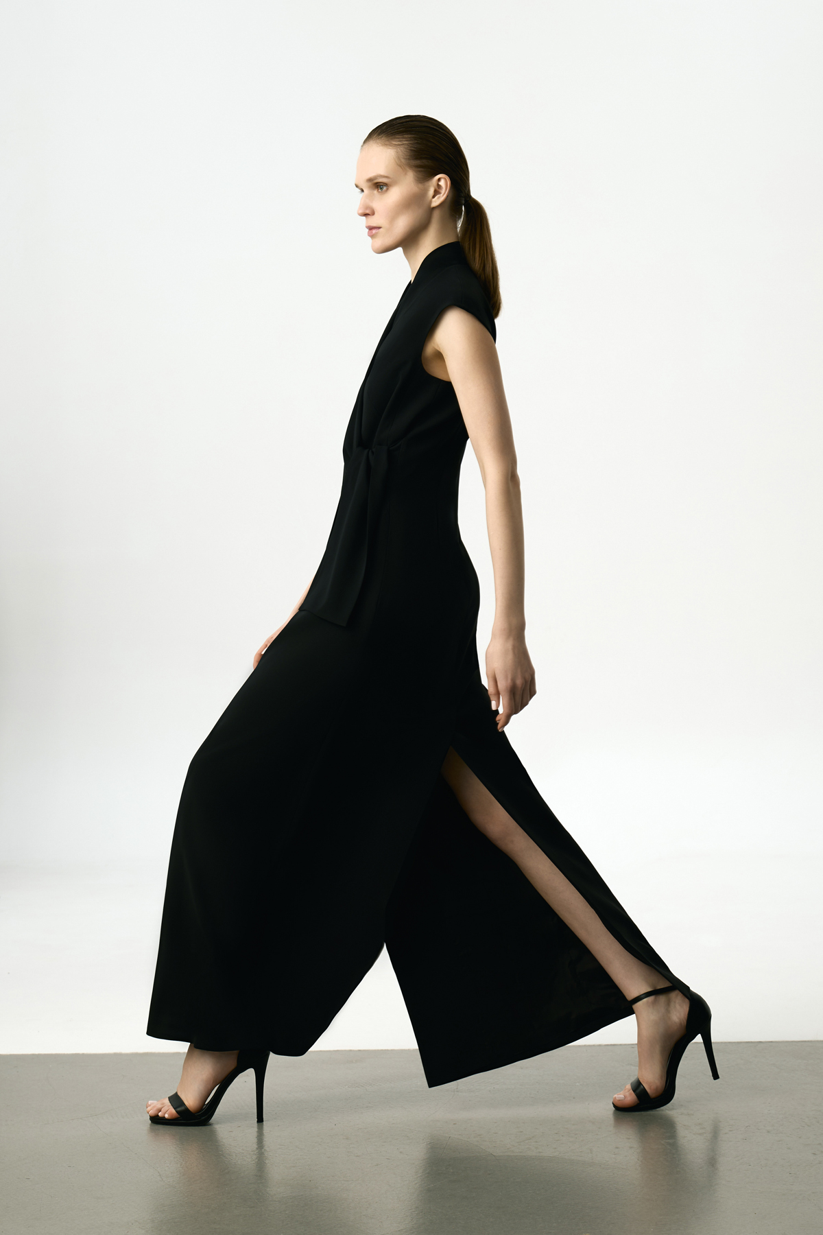 Платье-макси с бантом VASSA&Co, пол женский, цвет черный