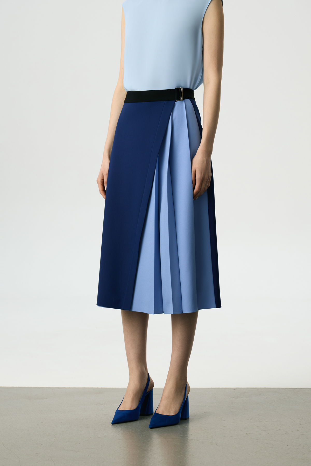 Юбка со складками , пол женский, цвет синий