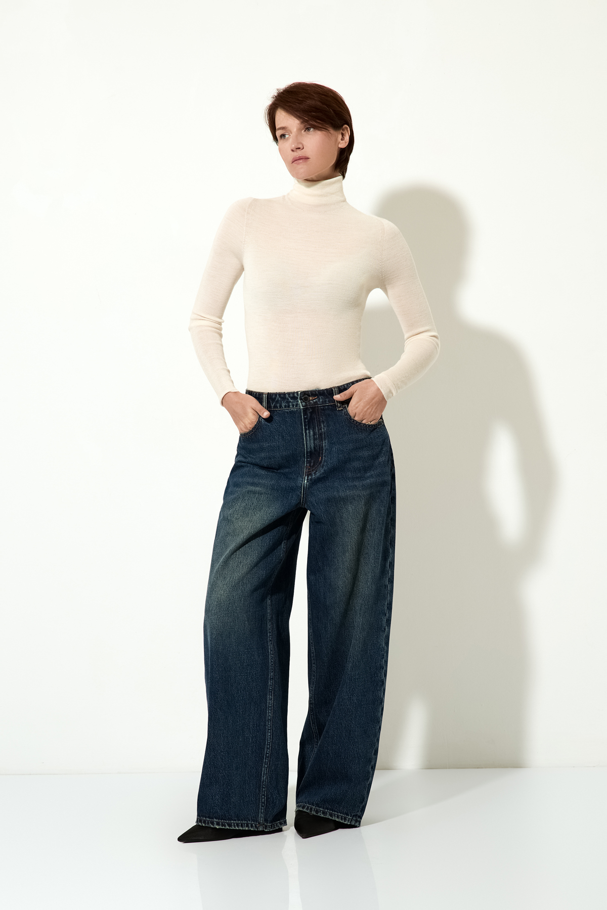 Джинсы широкие VASSA CODE, пол female, цвет синий