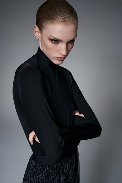 Водолазка с элементами из сетки VASSA&Co, пол женский, цвет черный, фото №2