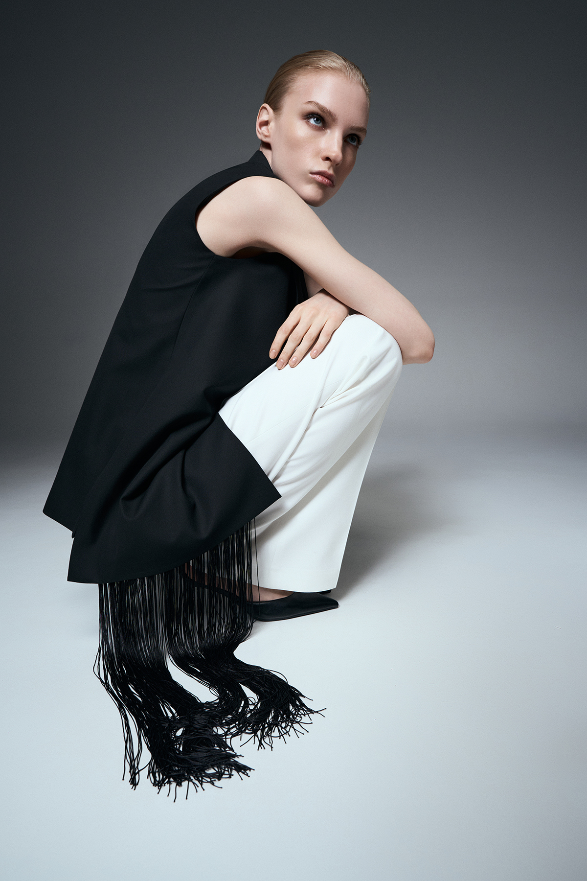 Жилет удлиненный с бахромой VASSA&Co, пол female, цвет black, фото №3