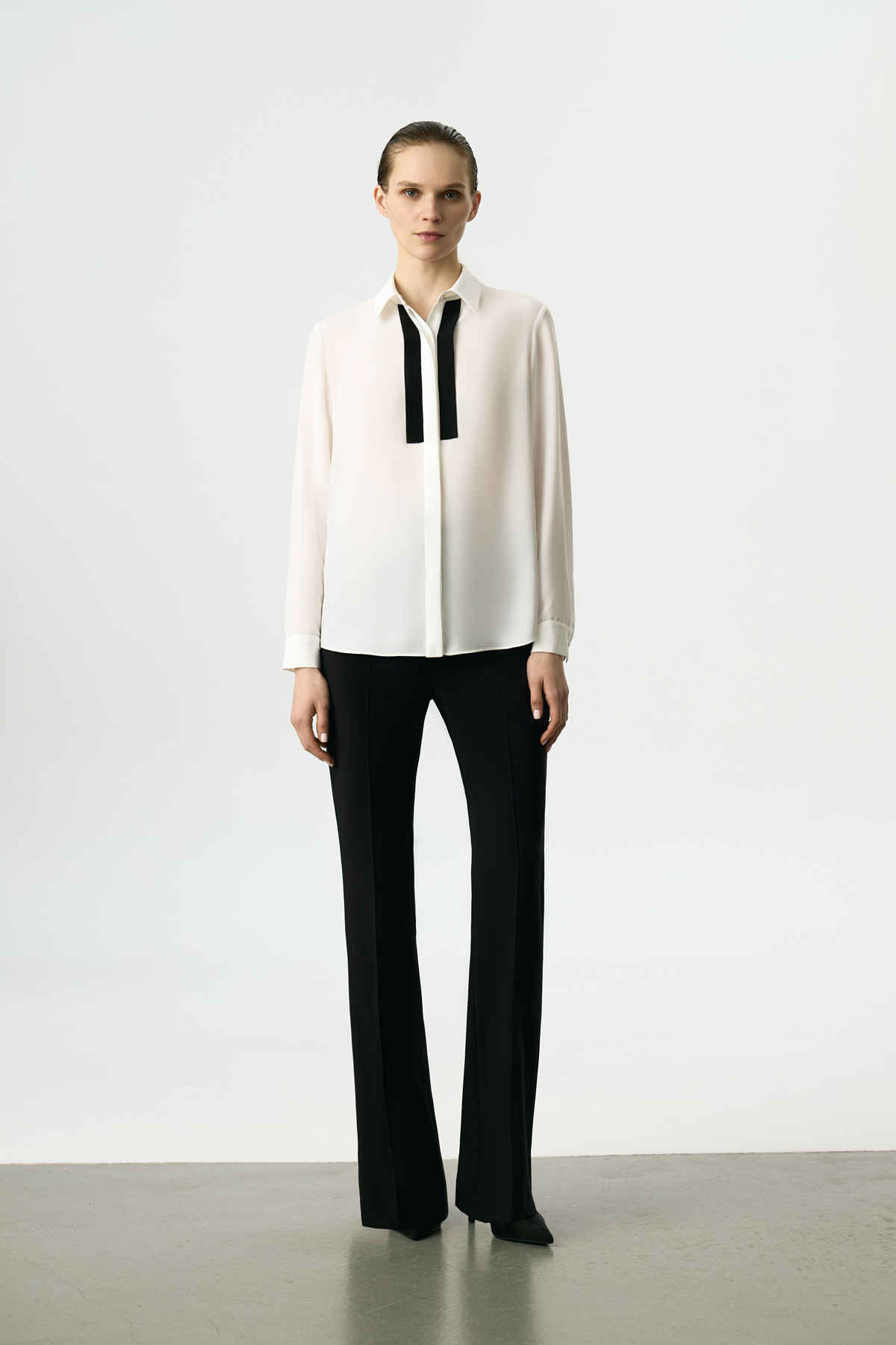 Блузка с контрастными деталями VASSA&Co, пол female, цвет white, фото №4