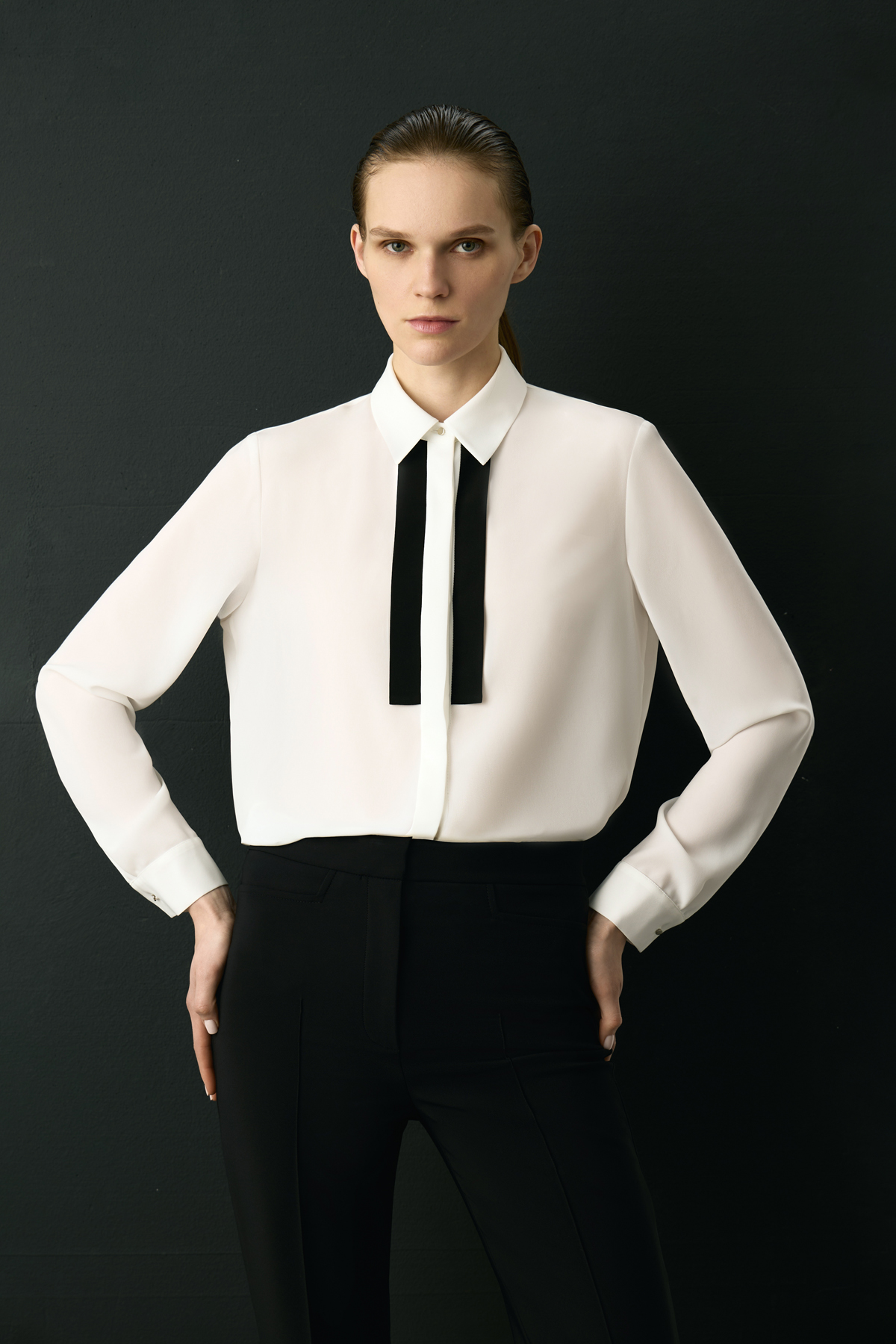 Блузка с контрастными деталями VASSA&Co, пол female, цвет white, фото №3