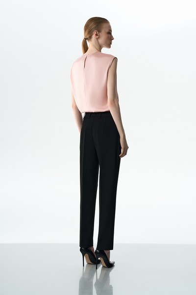 Брюки зауженные черные VASSA&Co, пол female, цвет black, фото №4