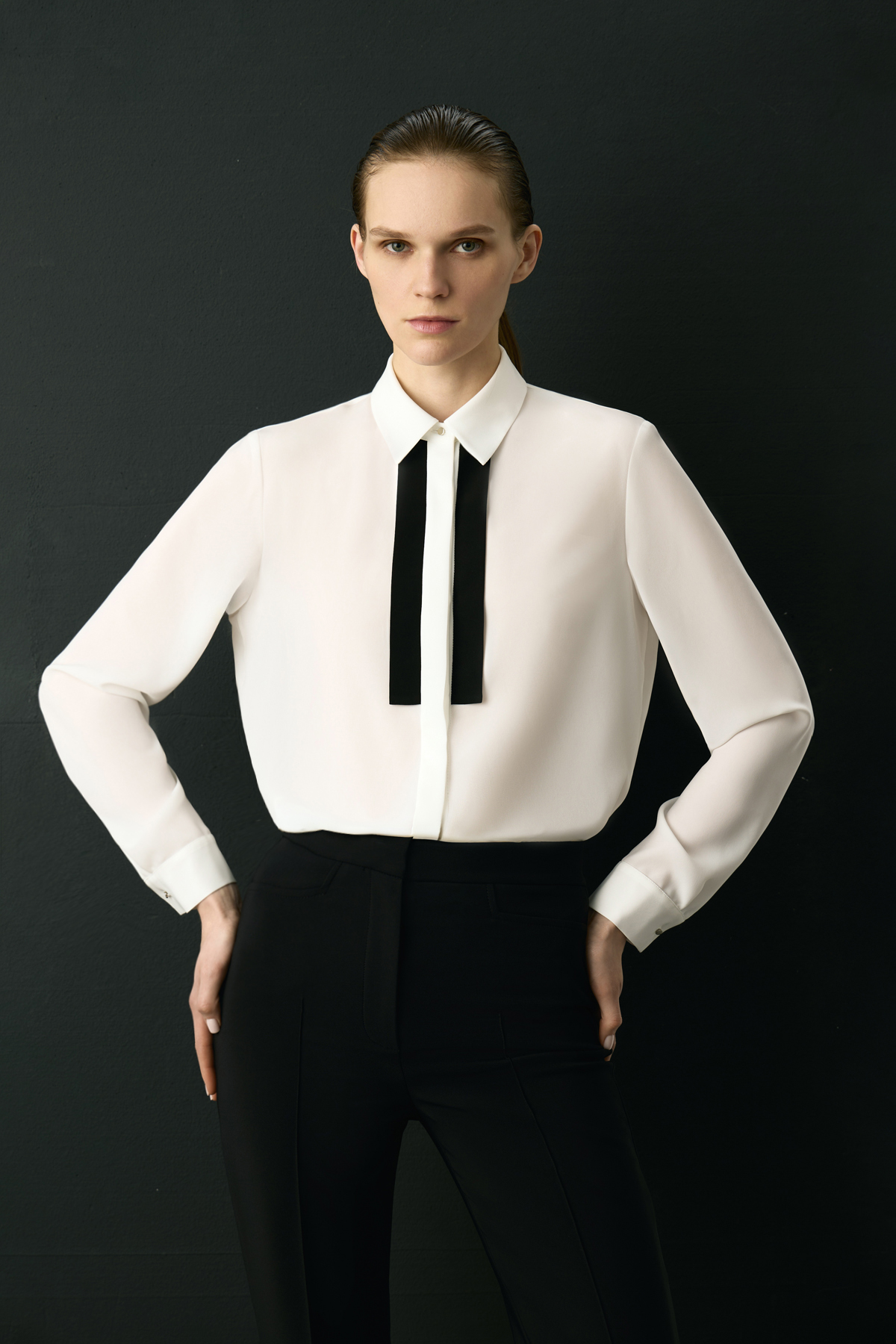 Блузка с контрастными деталями VASSA&Co, пол female, цвет white, фото №3