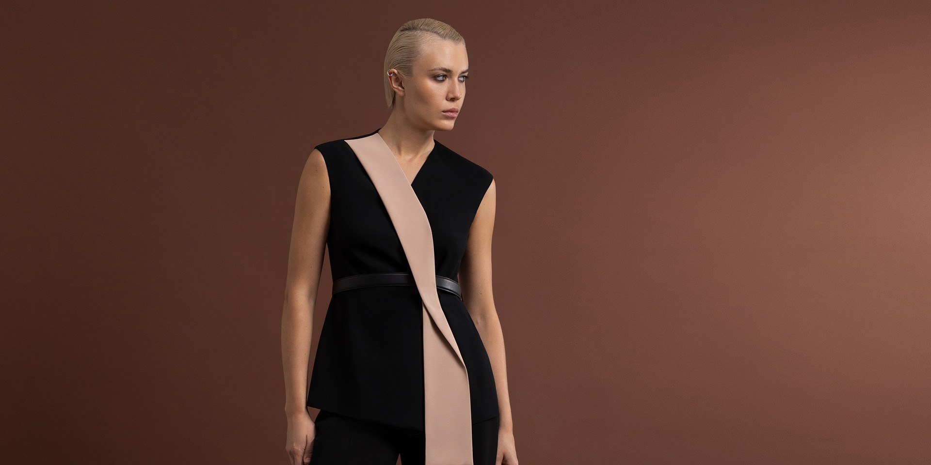 <p>MID SEASON SALE</p>